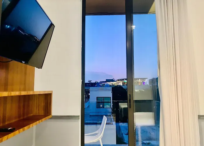 1 Block From 2br Pool Ocean View *