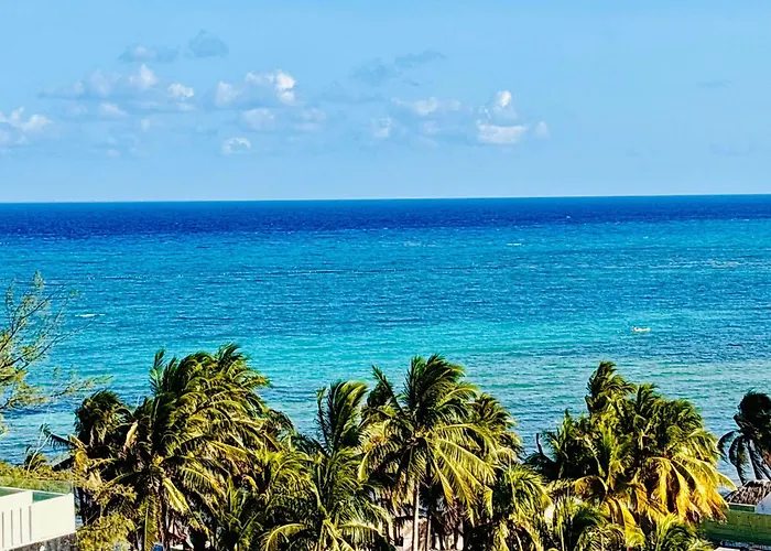 Casa de férias 1 Block From 2br Pool Ocean View