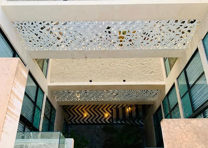 1 Block From 2br Pool Ocean View *