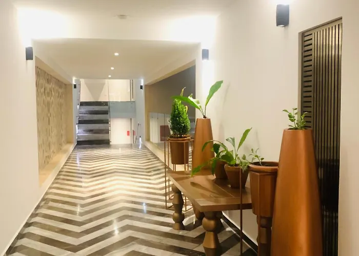 1 Block From 2br Pool Ocean View *