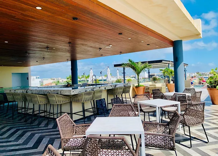 1 Block From 2br Pool Ocean View Playa del Carmen
