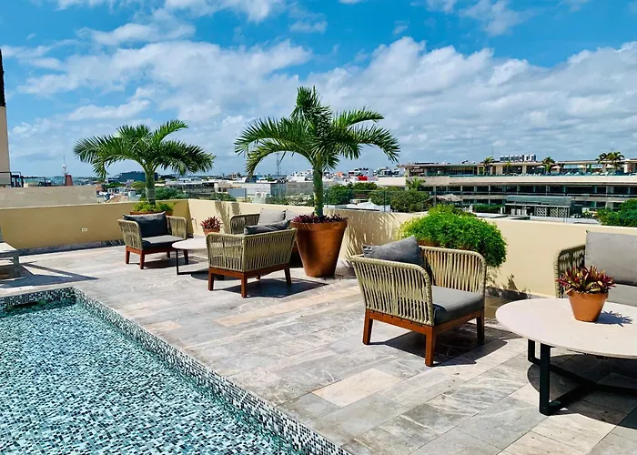 1 Block From 2br Pool Ocean View